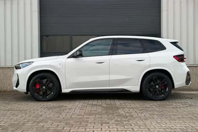 BMW X1 (2024) thumbnail 2