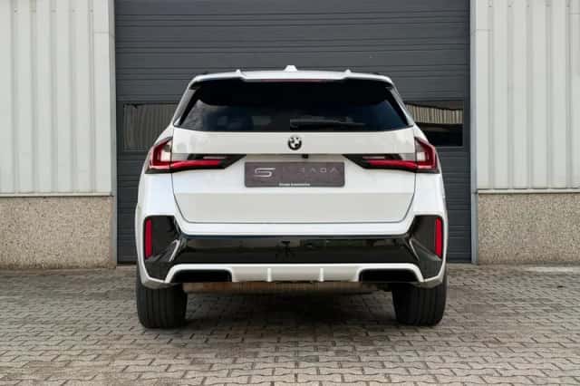 BMW X1 (2024) thumbnail 4