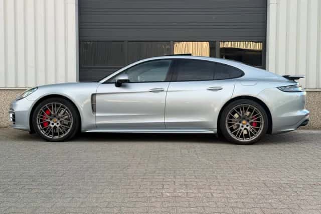 Porsche Panamera (2023) thumbnail 3