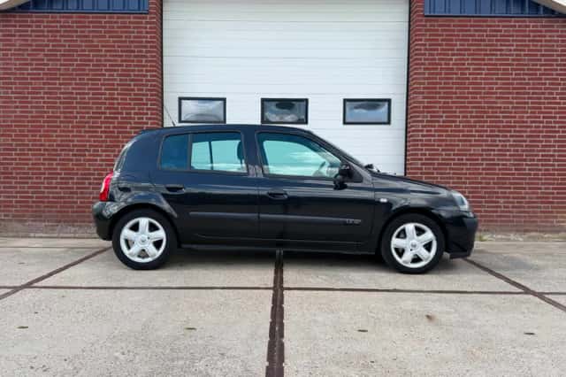 Renault Clio (2003) thumbnail 2