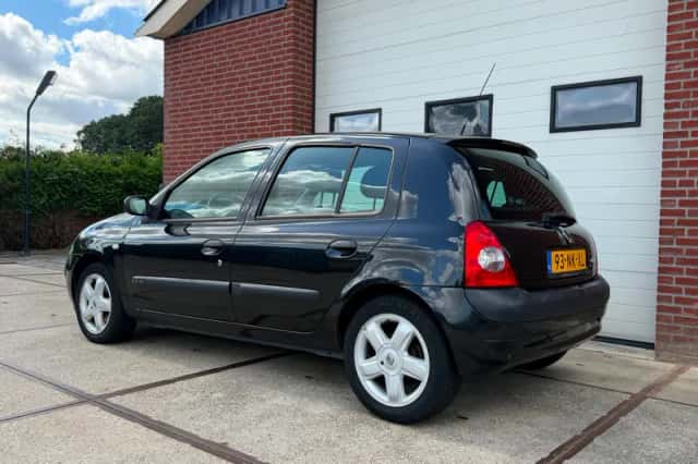 Renault Clio (2003) thumbnail 6