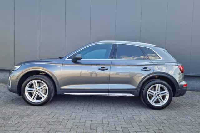 Audi Q5 (2021) thumbnail 2