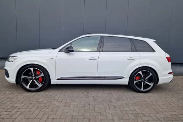 Audi Q7 (2017) thumbnail 2