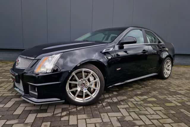 Cadillac CTS (2010) thumbnail 2