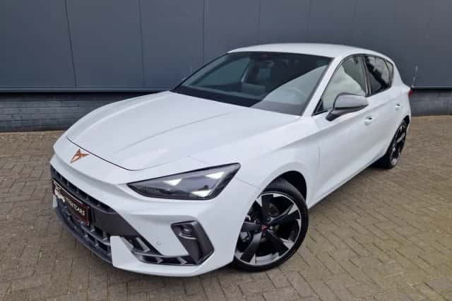 CUPRA Leon (2025) thumbnail 1