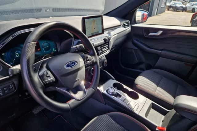 Ford Kuga (2024) thumbnail 5