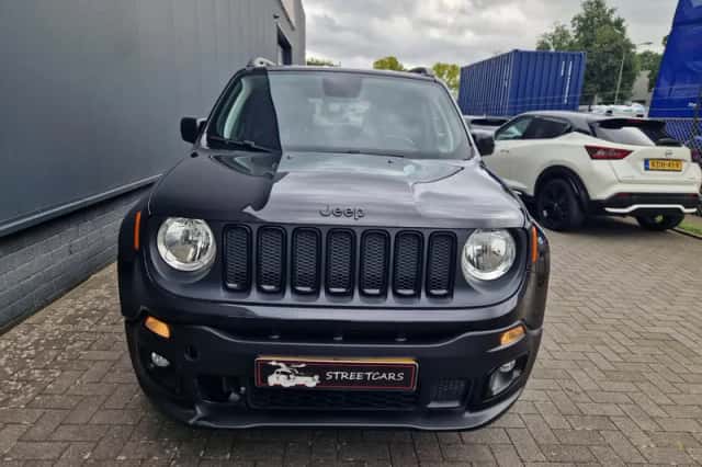 Jeep Renegade (2018) thumbnail 4