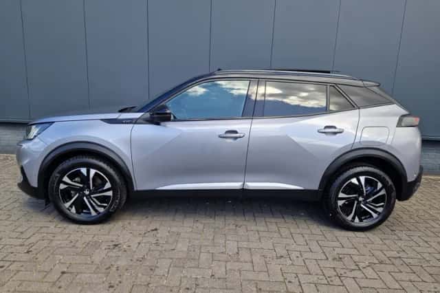 Peugeot 2008 (2021) thumbnail 2