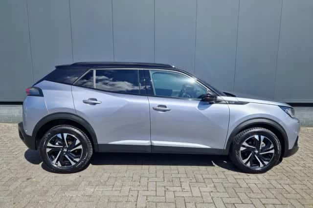 Peugeot 2008 (2021) thumbnail 4