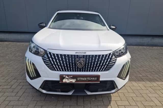 Peugeot 2008 (2024) thumbnail 5