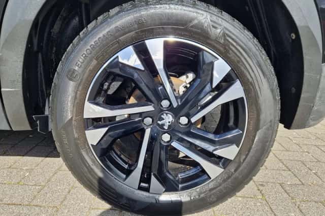 Peugeot 2008 (2020) thumbnail 4