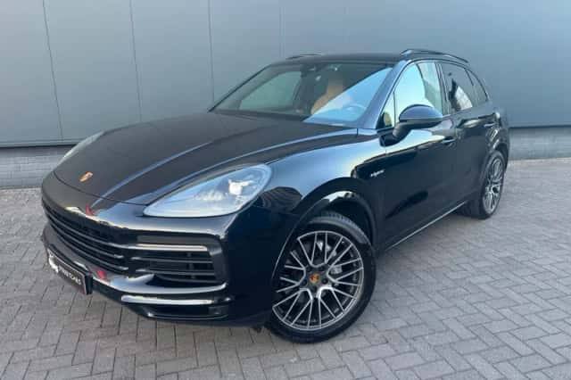 Porsche Cayenne (2018) thumbnail 1