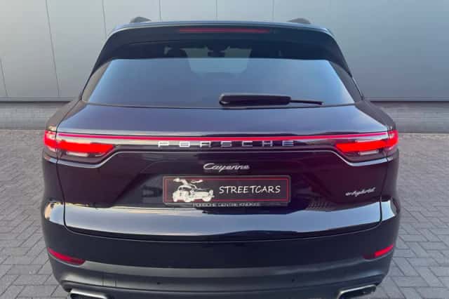 Porsche Cayenne (2018) thumbnail 4