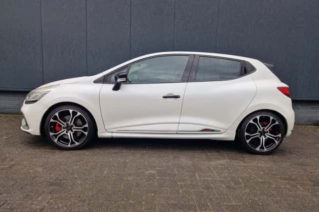 Renault Clio (2015) thumbnail 2