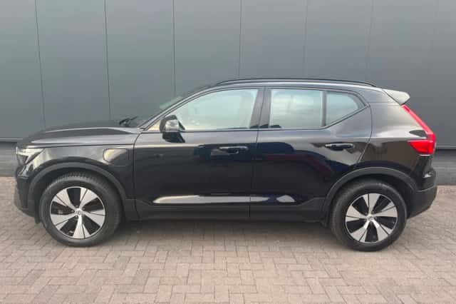 Volvo XC40 (2023) thumbnail 2