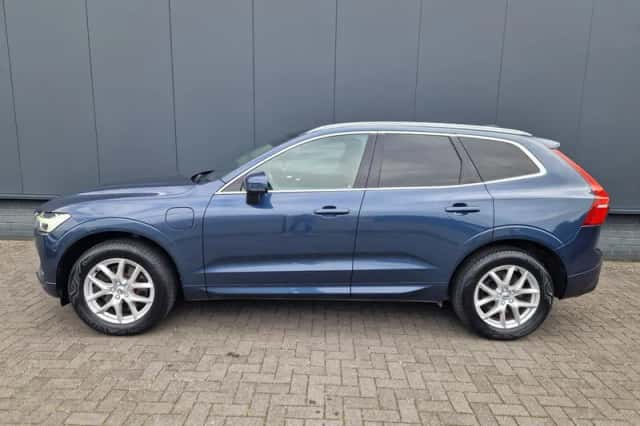 Volvo XC60 (2019) thumbnail 2