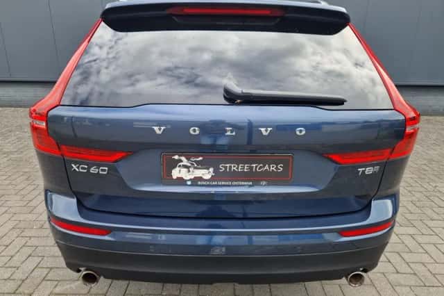 Volvo XC60 (2019) thumbnail 3
