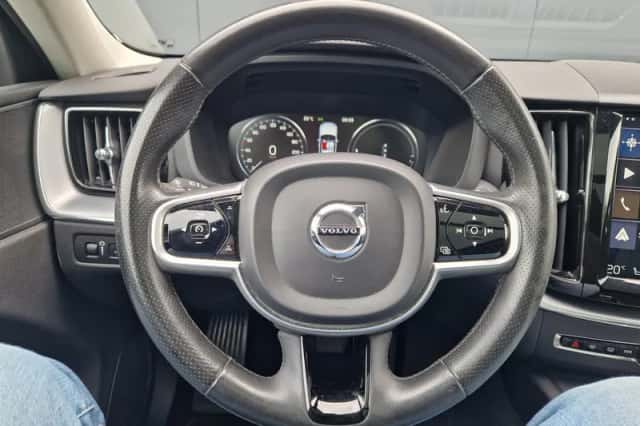 Volvo XC60 (2019) thumbnail 6