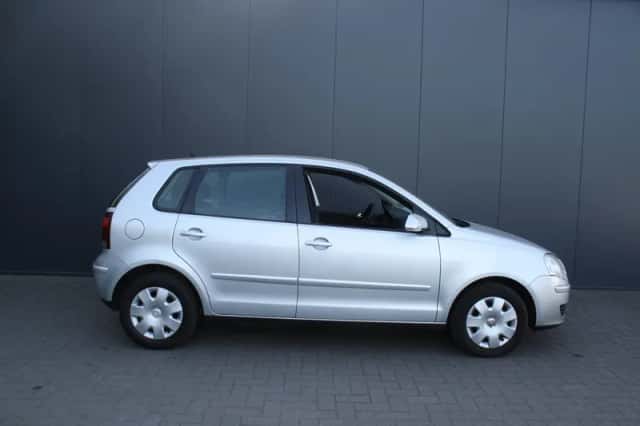 Volkswagen Polo (2006) thumbnail 2