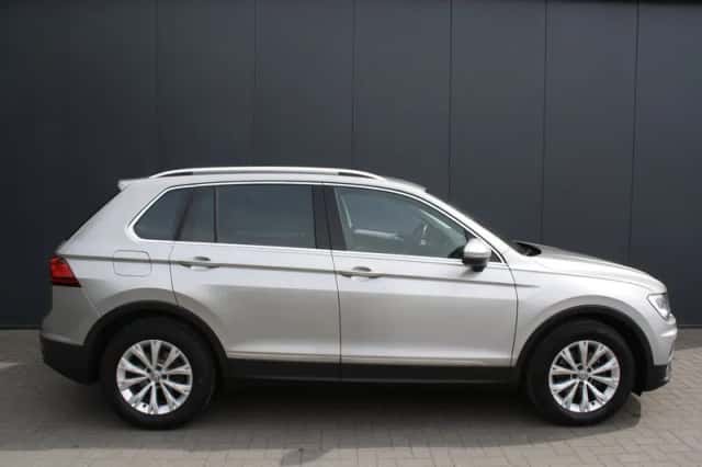 Volkswagen Tiguan (2019) thumbnail 2