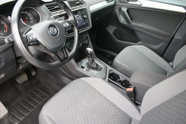 Volkswagen Tiguan (2019) thumbnail 4