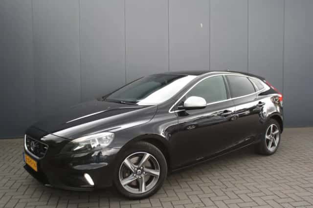 Volvo V40 (2014) thumbnail 1
