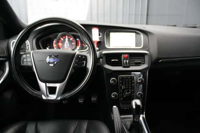 Volvo V40 (2014) thumbnail 3