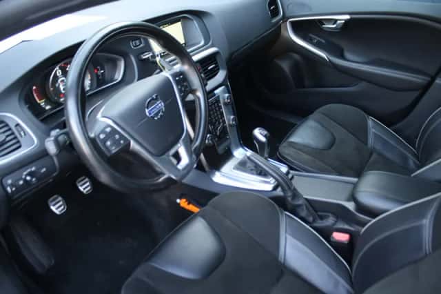 Volvo V40 (2015) thumbnail 4