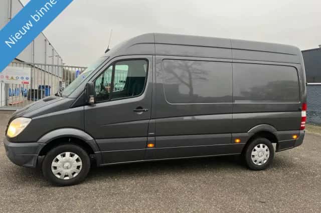 Mercedes-Benz Sprinter (2013) thumbnail 1