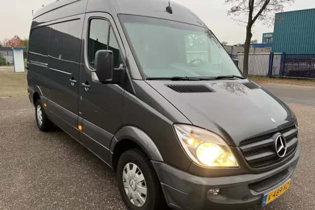 Mercedes-Benz Sprinter (2013) thumbnail 3