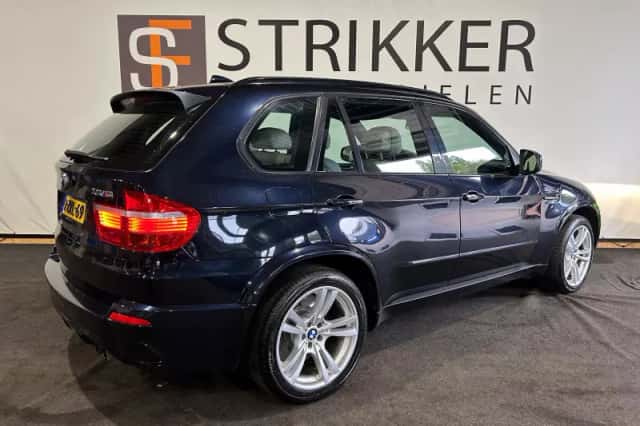 BMW X5 (2010) thumbnail 5