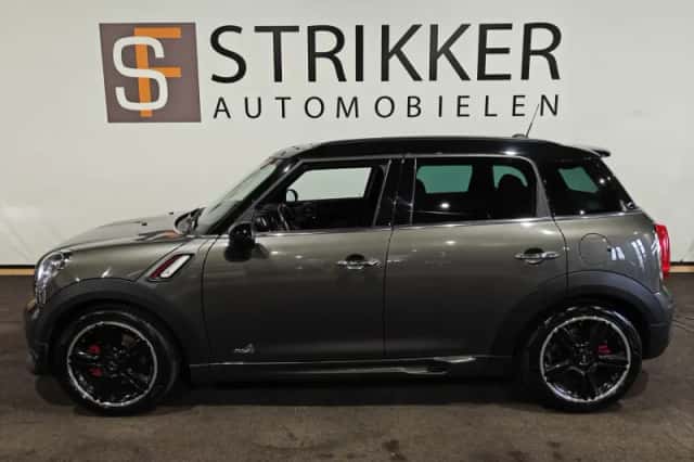 MINI Countryman (2014) thumbnail 2