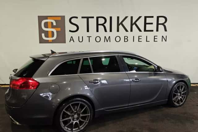 Opel Insignia (2011) thumbnail 2