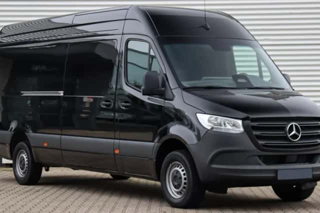 Mercedes-Benz Sprinter (2024) thumbnail 3