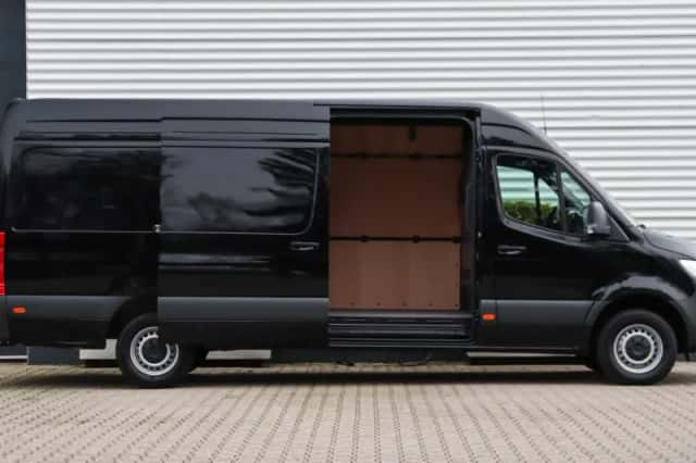 Mercedes-Benz Sprinter (2024) thumbnail 5