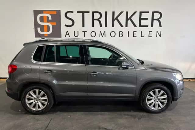 Volkswagen Tiguan (2011) thumbnail 3