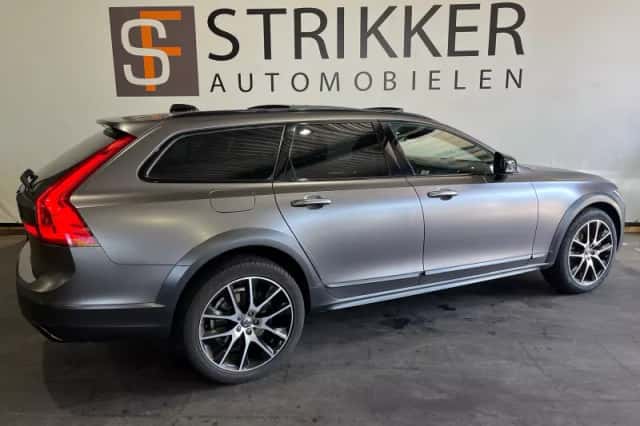 Volvo V90 Cross Country (2017) thumbnail 6