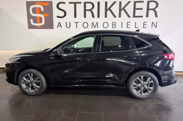 Ford Kuga (2023) thumbnail 3