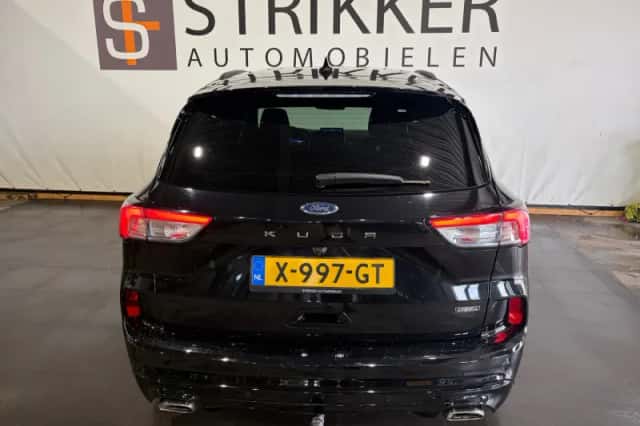 Ford Kuga (2023) thumbnail 4