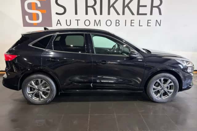 Ford Kuga (2023) thumbnail 6