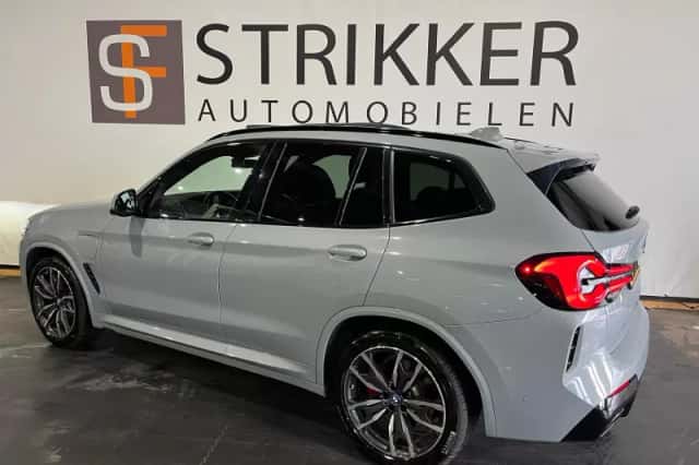BMW X3 (2022) thumbnail 3