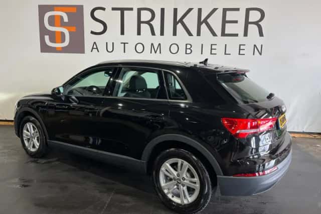 Audi Q3 (2019) thumbnail 2
