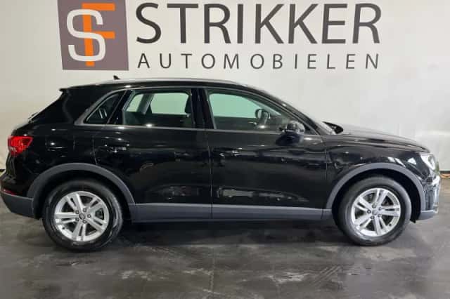 Audi Q3 (2019) thumbnail 4