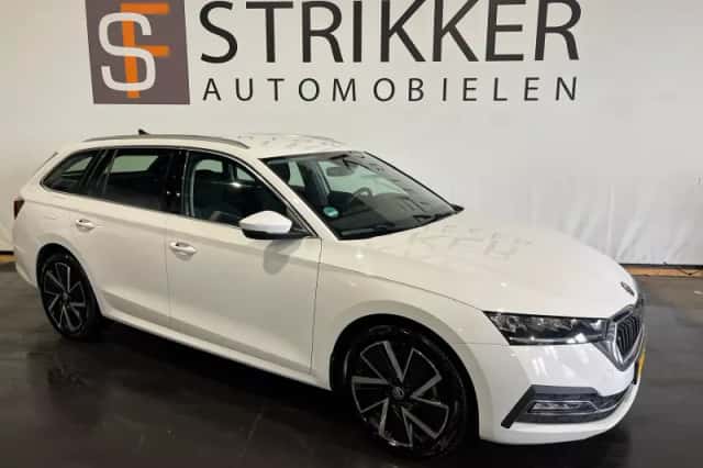 Škoda Octavia (2021) thumbnail 2