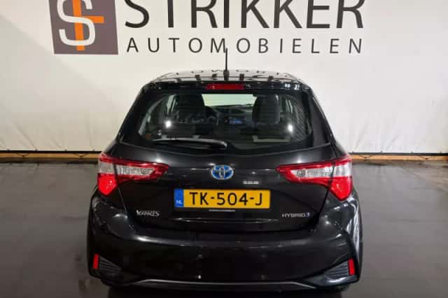 Toyota Yaris (2018) thumbnail 3