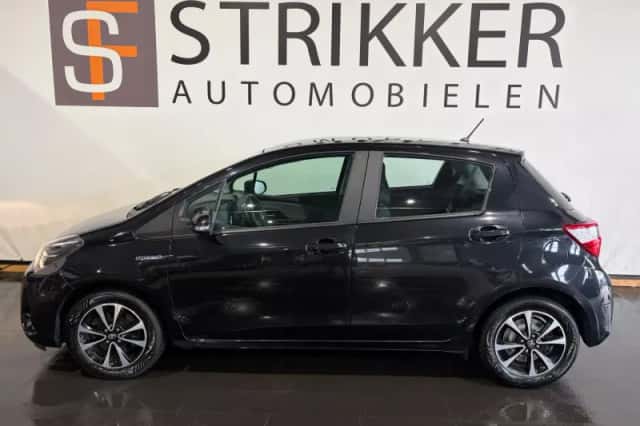 Toyota Yaris (2018) thumbnail 5