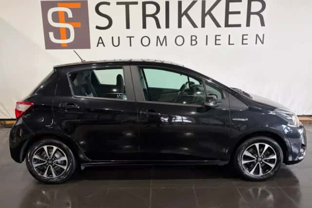 Toyota Yaris (2018) thumbnail 6