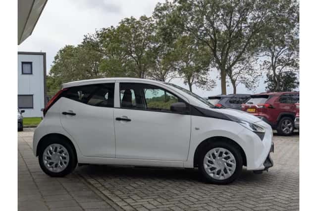 Toyota Aygo (2020) thumbnail 4
