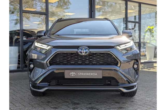 Toyota RAV4 (2024) thumbnail 5
