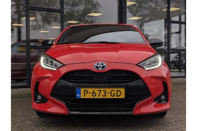 Toyota Yaris (2022) thumbnail 5